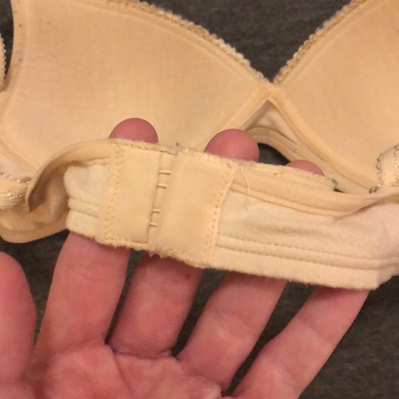 10/$30🏷🚨Nude/tan soft barely padded comfy bra 34B - Picture 6 of 6